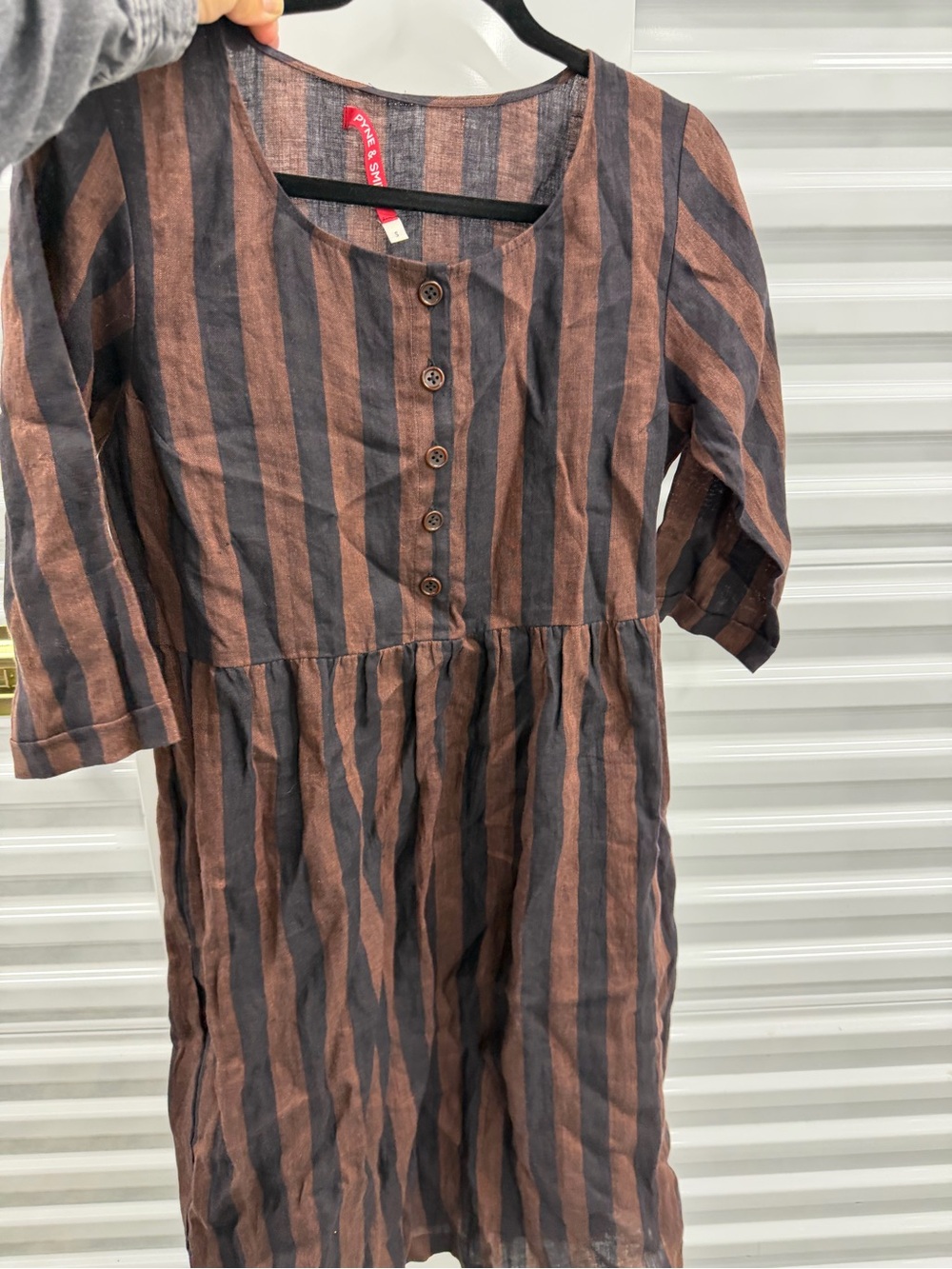 PYNE AND SMITH Striped Scoop-Neck Button-Front Casual Dress in Brown and Black
